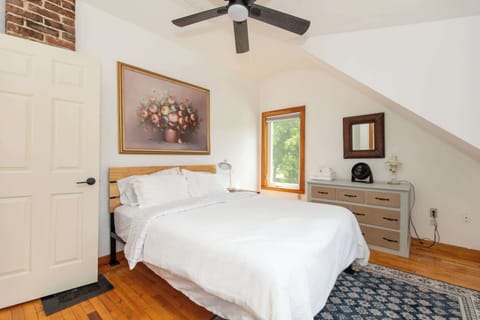 This spacious, bright, private home offers everything you'll need for any length of stay, from a single night to a full month while you explore our Green Mountain State!