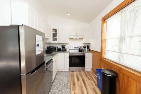 Another view of the sunny kitchen