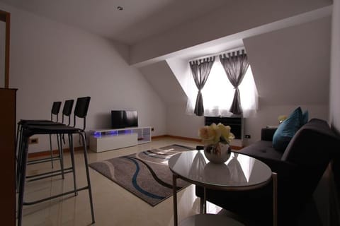 Family Studio Suite, City View | In-room safe, free WiFi