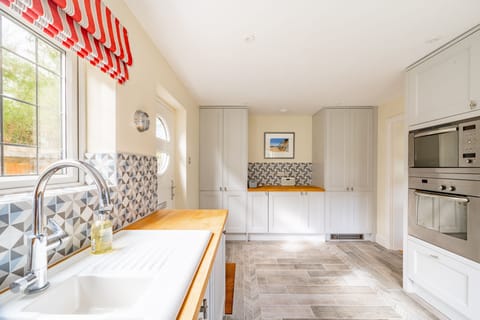 Ground floor: Kitchen