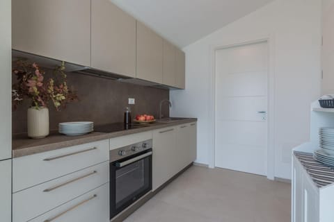 Villa Silvia 14 (11953)