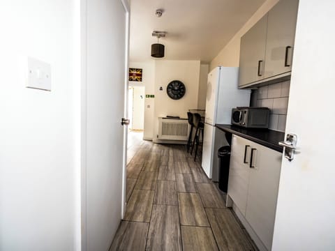 Toaster, freezer, paper towels