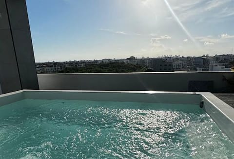 Outdoor spa tub