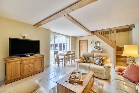 Coach House, Athelhampton, Dorchester: Enjoy the open-plan space