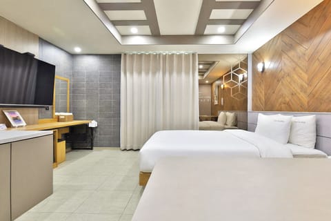Standard Room | Blackout drapes, free WiFi