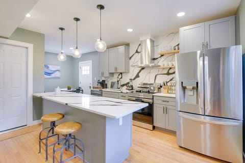 Cheverly Vacation Rental | 2BR | 2BA | Stairs Required | 1,000 Sq Ft