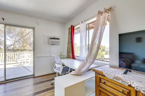 Studio | Workspace | Free WiFi