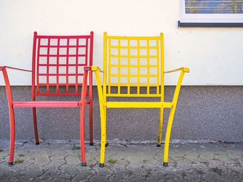 Furniture, Chair, Outdoor Furniture, Plastic, Paint, Folding Chair, Houseplant