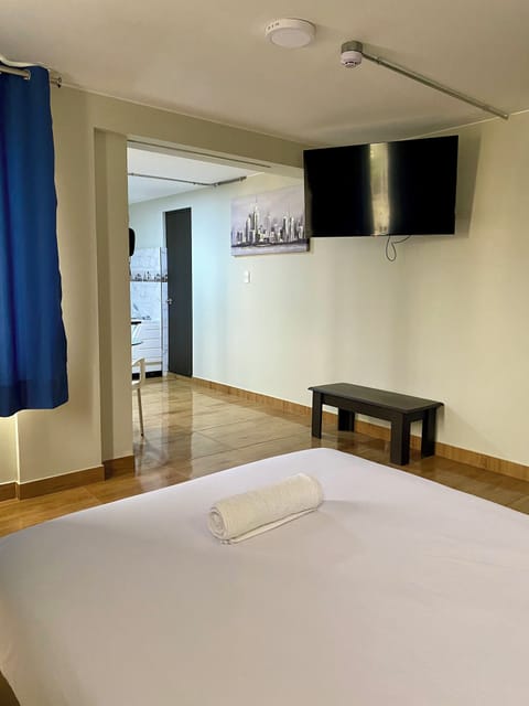 Executive Room, City View | Desk, WiFi (free), bed sheets