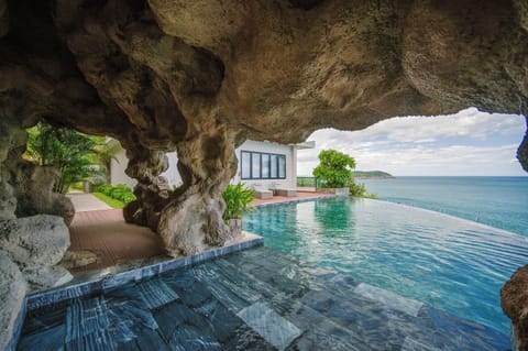 Villa, Beach View | Blackout drapes, iron/ironing board, WiFi (free), bed sheets