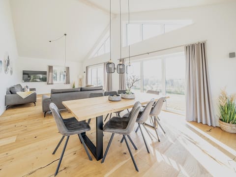 House | Dining