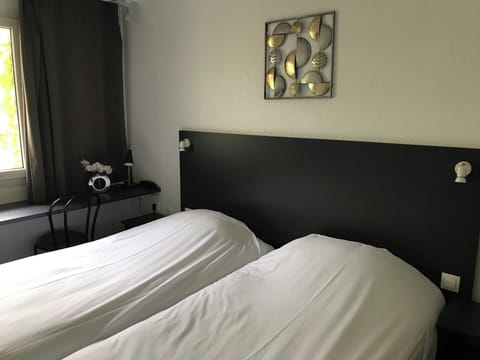 Standard Twin Room | Free WiFi