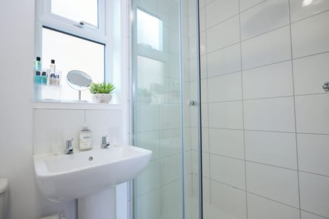 whatever you do in this room, whether its your morning routine, self-care routine, shower or refresh, getting ready or just your daily wash, there is the perfect place for this, its built inside your apartment, your very own modern shower room makes getti