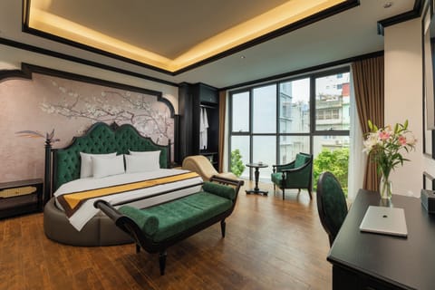 Executive Double Room, City View | Desk, soundproofing, free WiFi