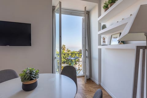 Apartment, 1 Bedroom | Living area | 30-inch TV with satellite channels