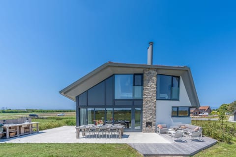 Villa | Outdoor dining