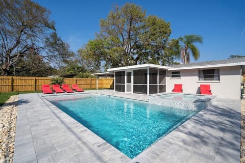 Welcome to Cozy Coastal! A beautiful backyard to enjoy the Florida sunshine!