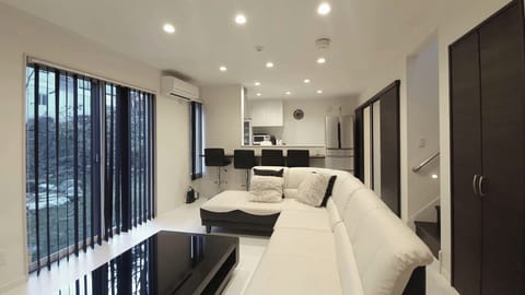 Chalet, 3 Bedrooms, Non Smoking | Living area | Flat-screen TV