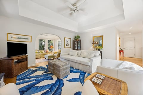Welcome to 8 Green Winged Teal! High ceilings and open space allow for natural light