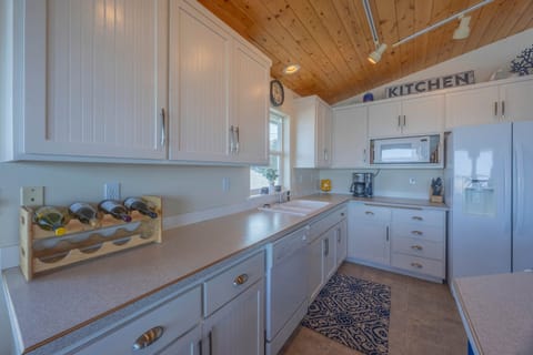 Plenty of counter space to cook!