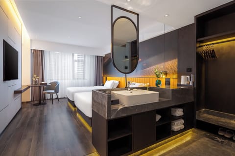 Family Double Room, City View | Desk, WiFi (free)