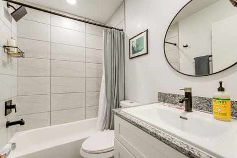 Bathroom | Towels Provided