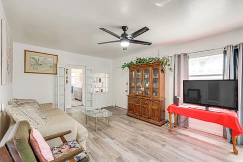 Riverside Vacation Rental | 2BR | 1BA | 3 Steps to Enter | 900 Sq Ft