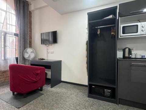 Apartment, 1 Bedroom, Smoking | Room amenity