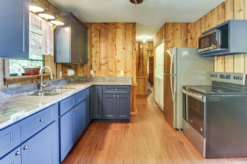 House (2 Bedrooms) | Interior