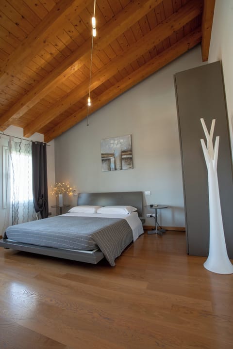 Triple Room, 1 Bedroom, Private Bathroom, Garden View | Down comforters, pillowtop beds, individually decorated