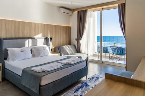 Classic Double Room, Sea View | Premium bedding, desk, blackout drapes, soundproofing