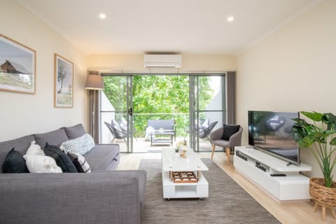 Apartment | Living room