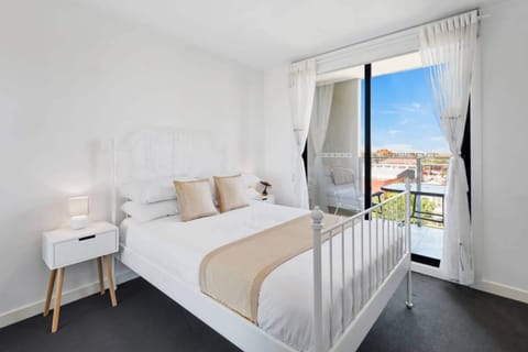 Apartment | 2 bedrooms, iron/ironing board, bed sheets