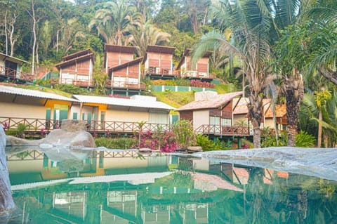 2 outdoor pools
