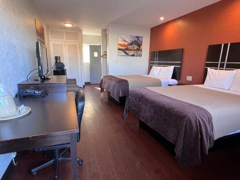 Double Room, 2 Queen Beds, Non Smoking | Desk, free WiFi