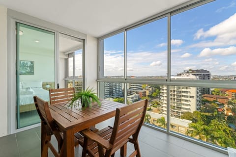 Apartment | Dining