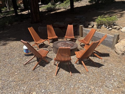 Lovely outdoor gas firepit!