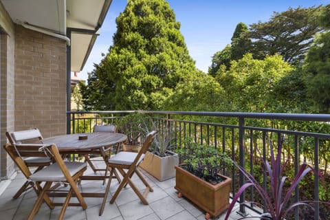Apartment | Outdoor dining