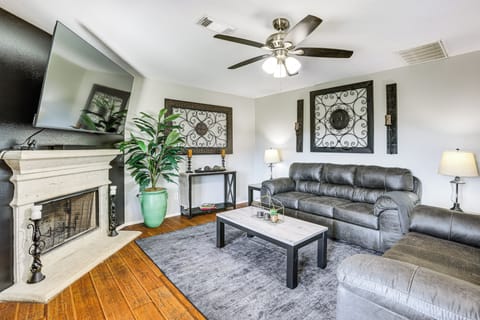 Houston Vacation Rental | 4BR | 2.5BA | 2,442 Sq Ft | Stairs Required