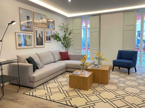 Bright living room view 1.