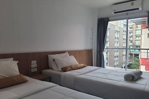 Standard Twin Room | Desk, free WiFi, bed sheets