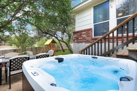 Enjoy our amazing private hut tub with your family and friends! 