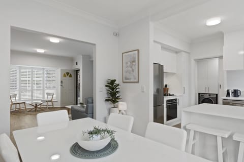 Apartment | Dining