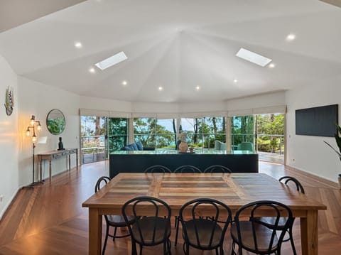Apartment | Dining