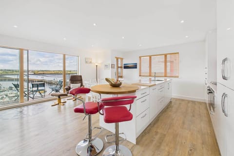 Becalmed, Amble - Host & Stay