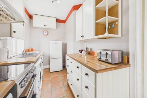 Highgarth, Seahouses - Host & Stay