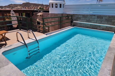 Holiday Home Swimming Pool