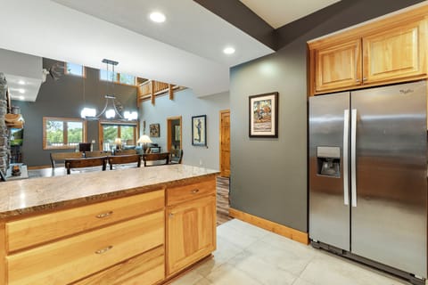 Open Floor plan - great natural light