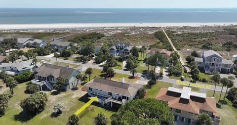 Walk to the Beach & Ocean Point Golf Views