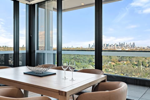 Apartment | Dining